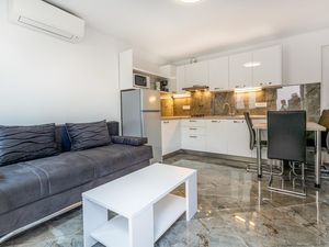 23733878-Ferienwohnung-4-Piran-300x225-1