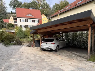 Stellplätze auf dem Grundstück