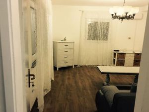 21943809-Ferienwohnung-4-Pirovac-300x225-5