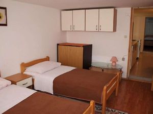 22209469-Ferienwohnung-0-Pirovac-300x225-5