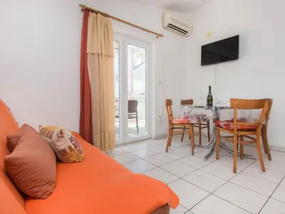 Ferienwohnung für 2 Personen in Pirovac 2/6