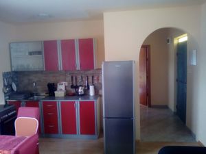 18990040-Ferienwohnung-4-Pirovac-300x225-3