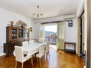 19109831-Ferienwohnung-7-Pirovac-300x225-2