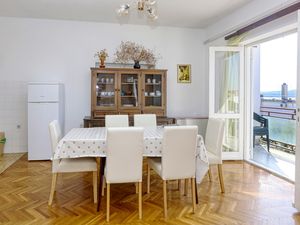 19109831-Ferienwohnung-7-Pirovac-300x225-5