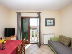 23994981-Ferienwohnung-6-Pirovac-300x225-2