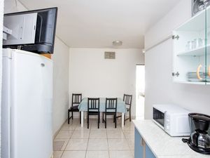 23929274-Ferienwohnung-4-Pirovac-300x225-3