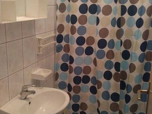 23933066-Ferienwohnung-5-Pirovac-300x225-4