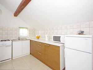 24018706-Ferienwohnung-5-Pirovac-300x225-5