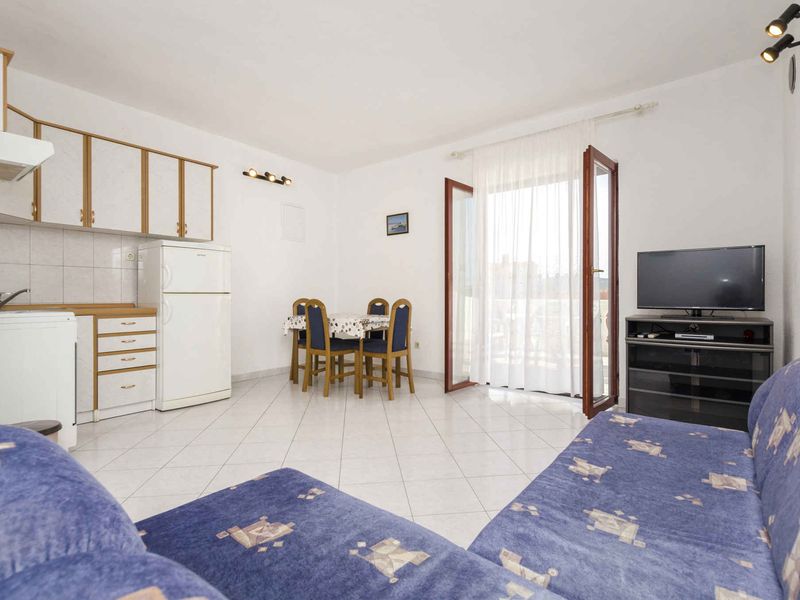 23958251-Ferienwohnung-4-Pirovac-800x600-0