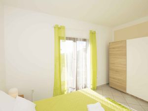 24032337-Ferienwohnung-4-Pirovac-300x225-4