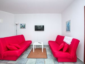 23539174-Ferienwohnung-4-Pirovac-300x225-1