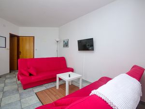 23539174-Ferienwohnung-4-Pirovac-300x225-2