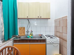 24046285-Ferienwohnung-5-Pirovac-300x225-4