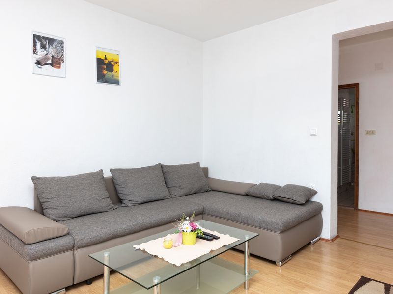 23933023-Ferienwohnung-4-Pirovac-800x600-2