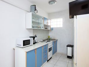 23929274-Ferienwohnung-4-Pirovac-300x225-4