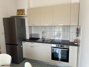 23933066-Ferienwohnung-5-Pirovac-300x225-2