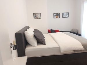 24016520-Ferienwohnung-3-Pirovac-300x225-5