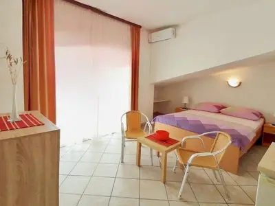 Ferienwohnung für 2 Personen in Pirovac 4/9