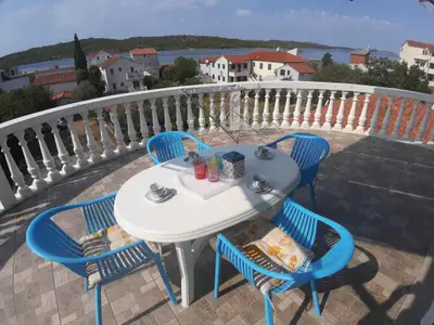 Ferienwohnung für 4 Personen (90 m²) in Pirovac 1/10