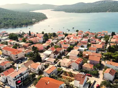 Ferienwohnung für 4 Personen (40 m²) in Pirovac 1/10