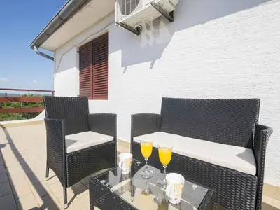 Ferienwohnung für 6 Personen (75 m²) in Pirovac 3/10