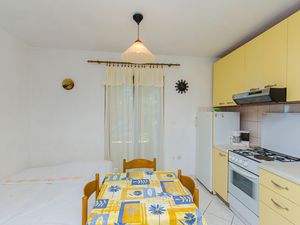 18511528-Ferienwohnung-4-Pisak-300x225-2