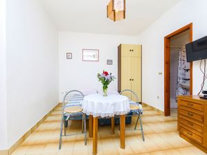 18510760-Ferienwohnung-4-Pisak-300x225-1