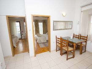 19285115-Ferienwohnung-3-Pisak-300x225-4