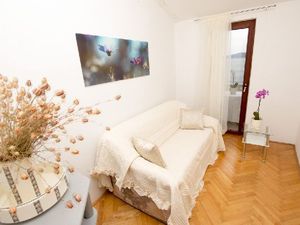 19285115-Ferienwohnung-3-Pisak-300x225-3