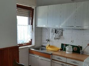 22251001-Ferienwohnung-4-Pisak-300x225-5