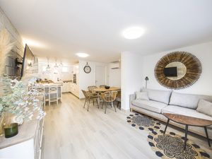 18322533-Ferienwohnung-9-Pisak-300x225-1