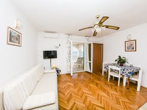 18322235-Ferienwohnung-4-Pisak-300x225-5