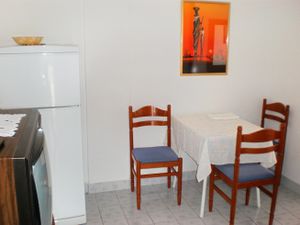 18323144-Ferienwohnung-4-Pisak-300x225-1