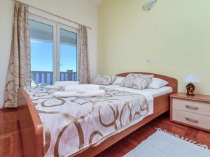 18511458-Ferienwohnung-4-Pisak-300x225-3