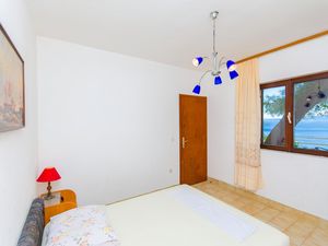 18510760-Ferienwohnung-4-Pisak-300x225-4