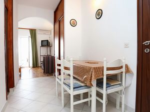 18698981-Ferienwohnung-4-Pisak-300x225-3