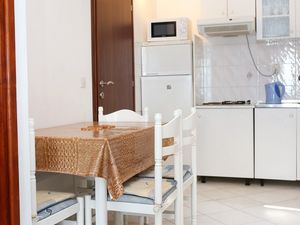 18698981-Ferienwohnung-4-Pisak-300x225-4