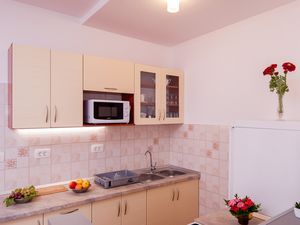 18922772-Ferienwohnung-8-Pisak-300x225-5