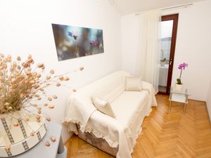 18951478-Ferienwohnung-3-Pisak-300x225-1