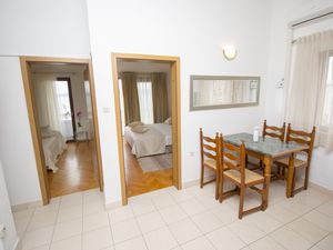 18951478-Ferienwohnung-3-Pisak-300x225-2