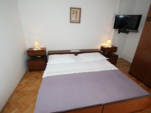 18956503-Ferienwohnung-3-Pisak-300x225-5