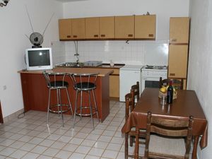 19126034-Ferienwohnung-5-Pisak-300x225-1