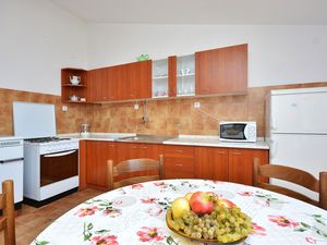 19128757-Ferienwohnung-5-Pisak-300x225-3