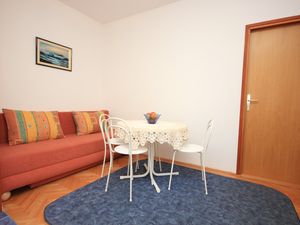 19129927-Ferienwohnung-4-Pisak-300x225-1