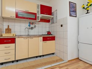 19638511-Ferienwohnung-5-Pisak-300x225-5