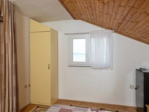 19638761-Ferienwohnung-4-Pisak-300x225-5