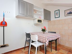 21696977-Ferienwohnung-3-Pisak-300x225-2