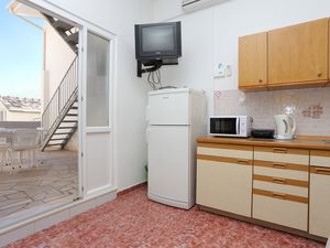 22352399-Ferienwohnung-8-Pisak-300x225-4