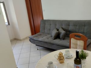 23931015-Ferienwohnung-3-Pisak-300x225-1