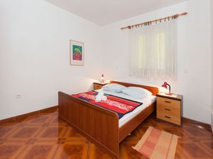 23927073-Ferienwohnung-4-Pisak-300x225-5